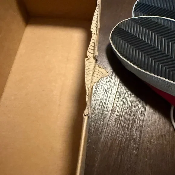 Golden Goose Red Suede & White Leather Low-Top Sneakers with Silver Star - Picture 4 of 4